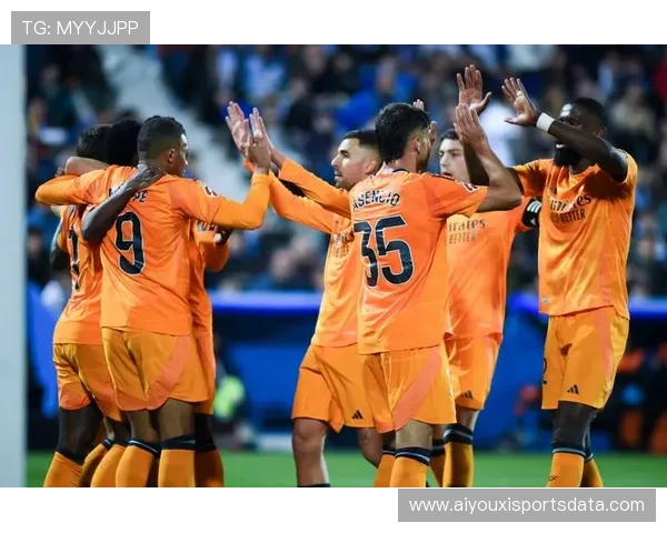 巴萨4-0大胜毕尔巴鄂，回归诺坎普首战告捷，积分追平皇马